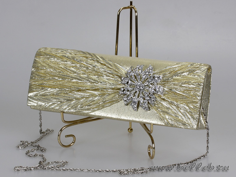 золотистая сумочка-клатч, украшенная жатой тканью и интересной металлической брошью № 18086