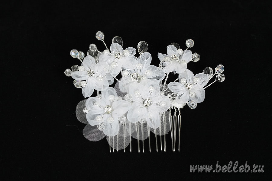 гребень для невесты ручной работы, украшенный белыми тканевыми цветами со стразами и жемчужинками №203