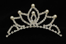 диадемы (короны, тиары) - детская корона со стразами и жемчугом