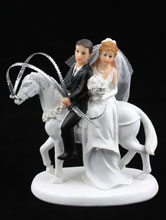 свадебная фигурка для торта - жених и невеста на лошади