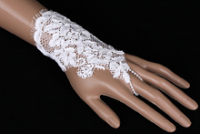 купить короткие белые перчатки-митенки к свадебному платью
