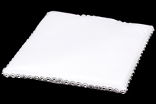 белая  подушка для диадем с серебристой отделкой, фото
