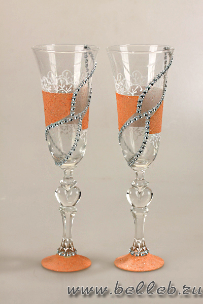 Комплект свадебных бокалов ручной работы персикового цвета, украшенные серебристыми стразами №30077